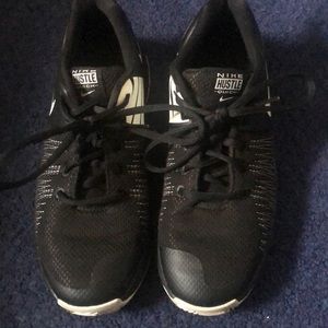 NIKE HUSTLE QUICK